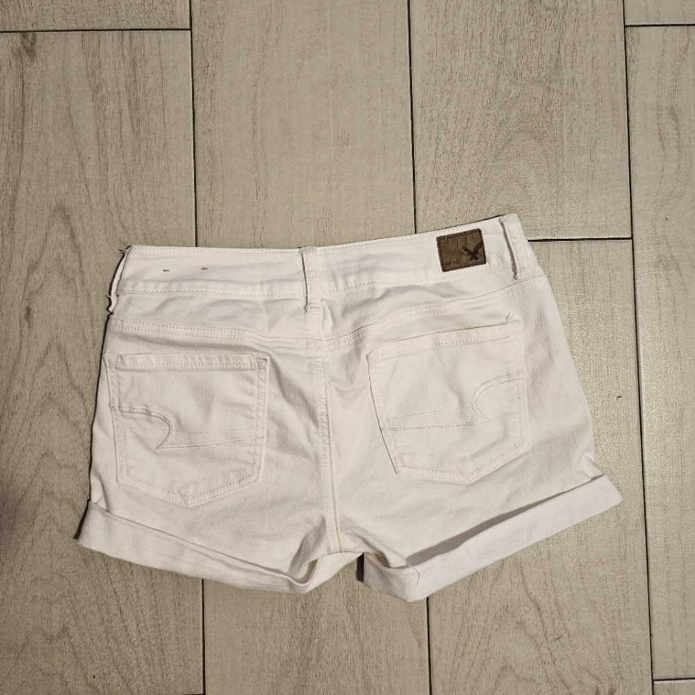 American Eagle white shorts